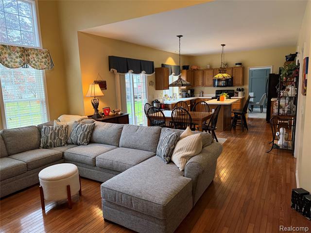 Builiding view sixteen for 2673 Brentwood, Lake Orion, MI. 48360