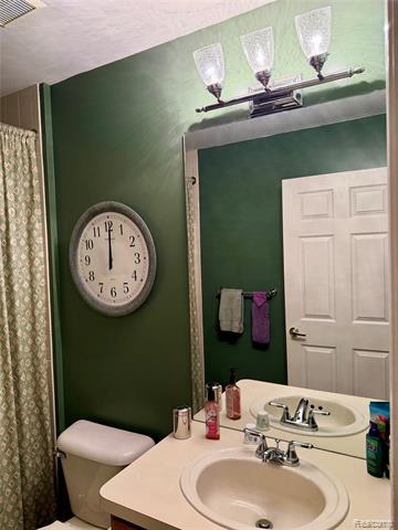 Builiding view thirty nine for 2673 Brentwood, Lake Orion, MI. 48360