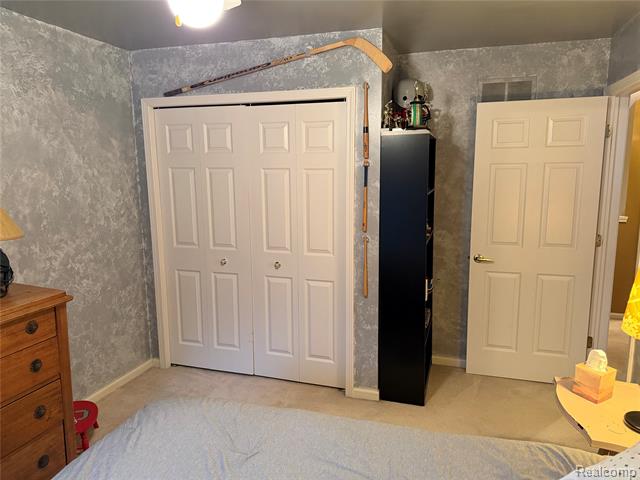 Builiding view thirty seven for 2673 Brentwood, Lake Orion, MI. 48360