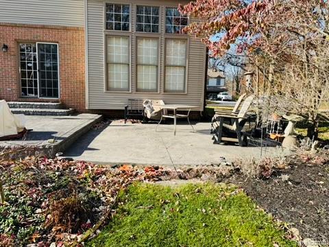 Builiding view three for 2673 Brentwood, Lake Orion, MI. 48360