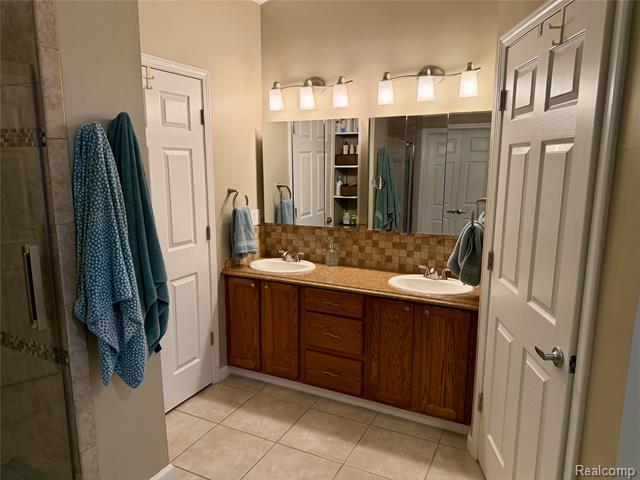 Builiding view twenty eight for 2673 Brentwood, Lake Orion, MI. 48360