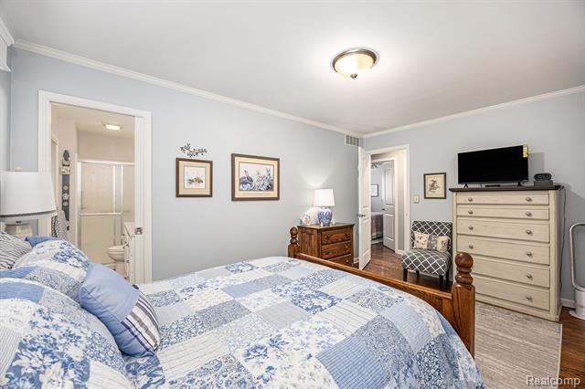 Builiding view nine for 2705 Semloh, Lake Orion, MI. 48360