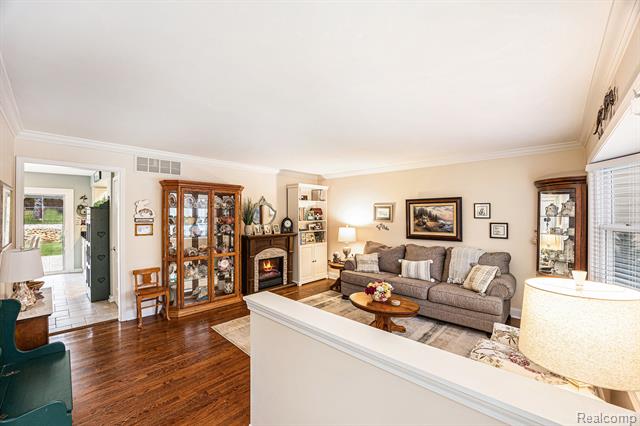 Builiding view three for 2705 Semloh, Lake Orion, MI. 48360