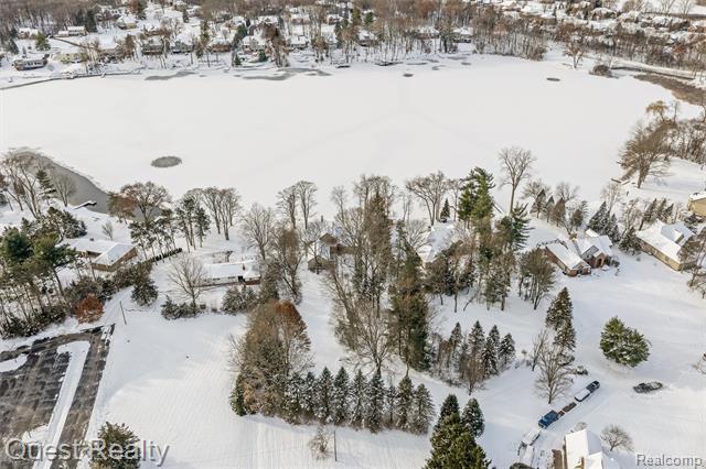 Builiding view forty two for 9007 Stonehause, Clarkston, MI. 48348