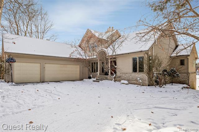 Builiding view forty for 9007 Stonehause, Clarkston, MI. 48348