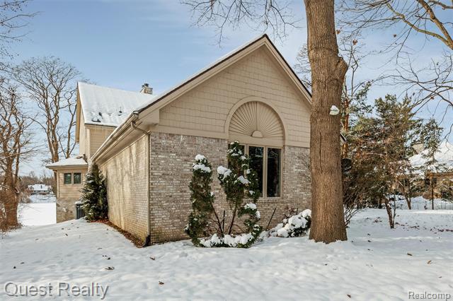 Builiding view thirty eight for 9007 Stonehause, Clarkston, MI. 48348