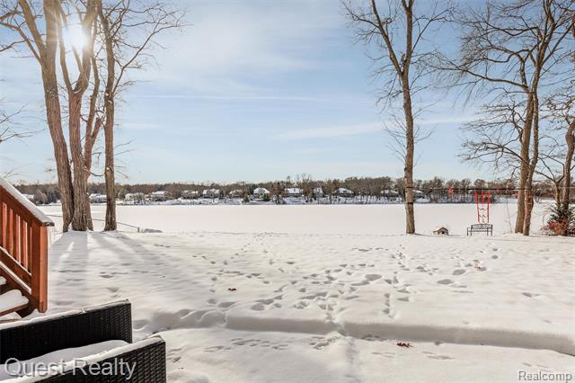 Builiding view thirty four for 9007 Stonehause, Clarkston, MI. 48348