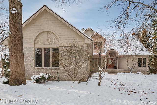 Builiding view thirty nine for 9007 Stonehause, Clarkston, MI. 48348