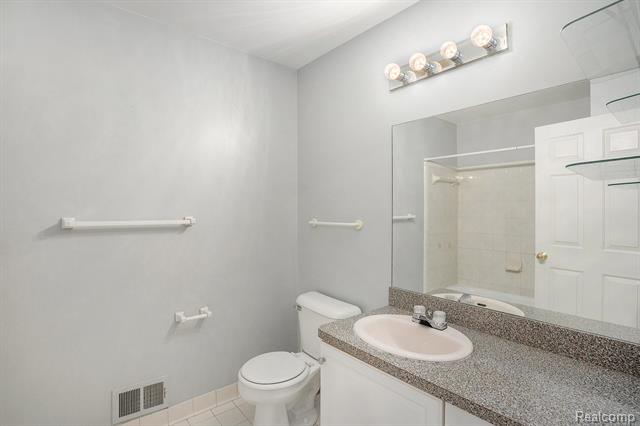 Builiding view twenty for 9610 Forest Ridge, Clarkston, MI. 48348