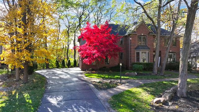 Builiding view forty three for 9751 Kingston Pointe, Clarkston, MI. 48348