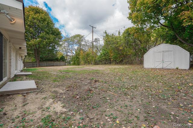 Builiding view eight for 6578 Greene Haven, Clarkston, MI. 48348