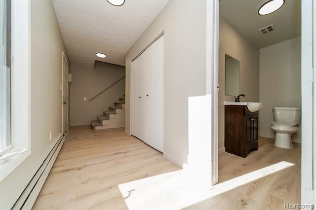 Builiding view eighteen for 6578 Greene Haven, Clarkston, MI. 48348