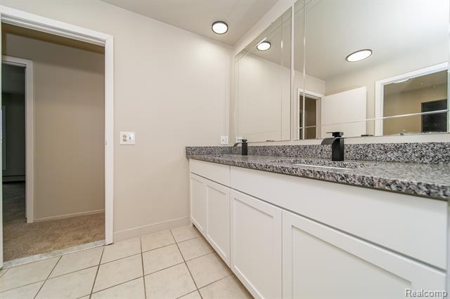 Builiding view fifty four for 6578 Greene Haven, Clarkston, MI. 48348