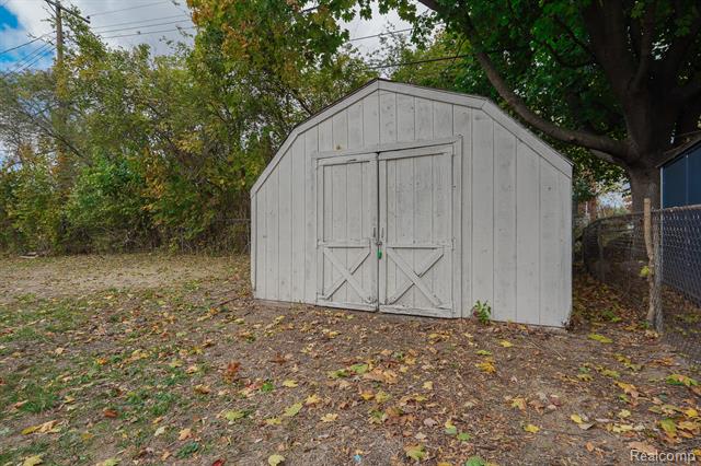 Builiding view six for 6578 Greene Haven, Clarkston, MI. 48348