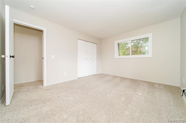 Builiding view thirty nine for 6578 Greene Haven, Clarkston, MI. 48348