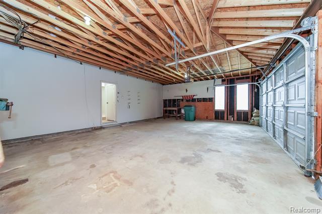 Builiding view thirty one for 6578 Greene Haven, Clarkston, MI. 48348