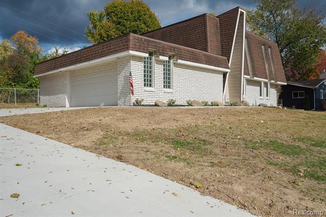 Builiding view three for 6578 Greene Haven, Clarkston, MI. 48348