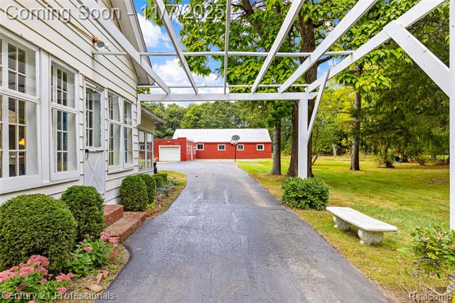 Builiding view twenty two for 8051 Bridge Lake, Clarkston, MI. 48348