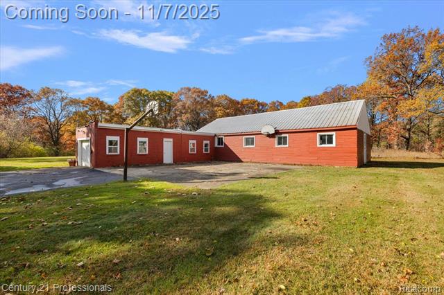 Builiding view two for 8051 Bridge Lake, Clarkston, MI. 48348