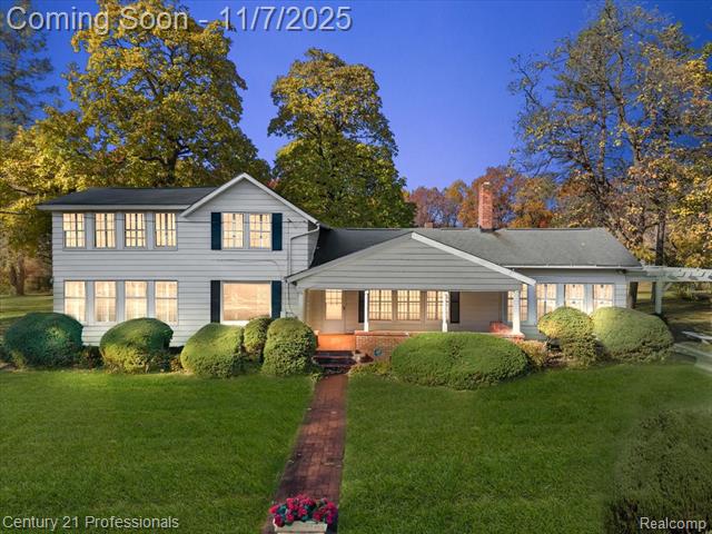 front view for 8051 Bridge Lake Rd, Clarkston, Mi. 48348