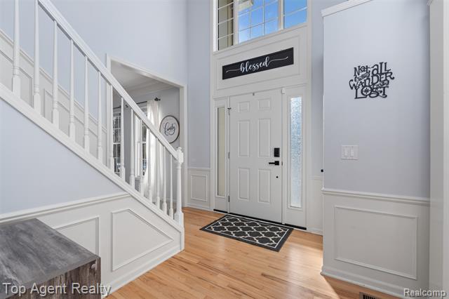 Builiding view five for 668 Berridge, Lake Orion, MI. 48360