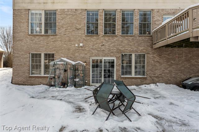 Builiding view forty four for 668 Berridge, Lake Orion, MI. 48360