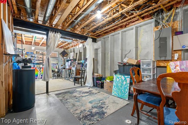 Builiding view forty three for 668 Berridge, Lake Orion, MI. 48360