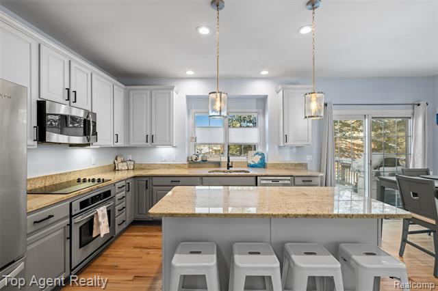 Builiding view fourteen for 668 Berridge, Lake Orion, MI. 48360