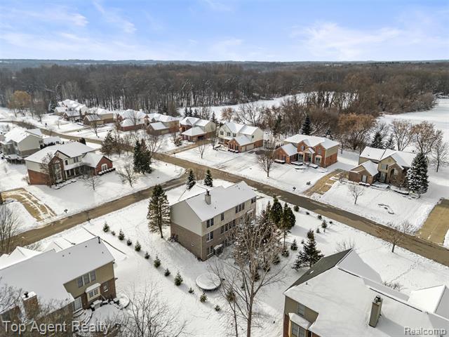 Builiding view sixty one for 668 Berridge, Lake Orion, MI. 48360