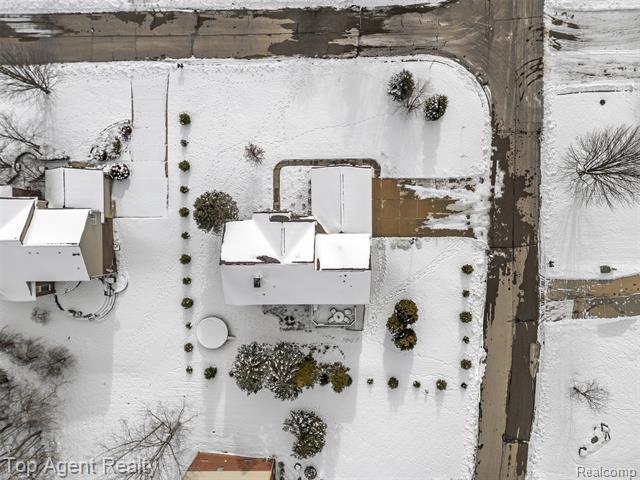 Builiding view sixty two for 668 Berridge, Lake Orion, MI. 48360