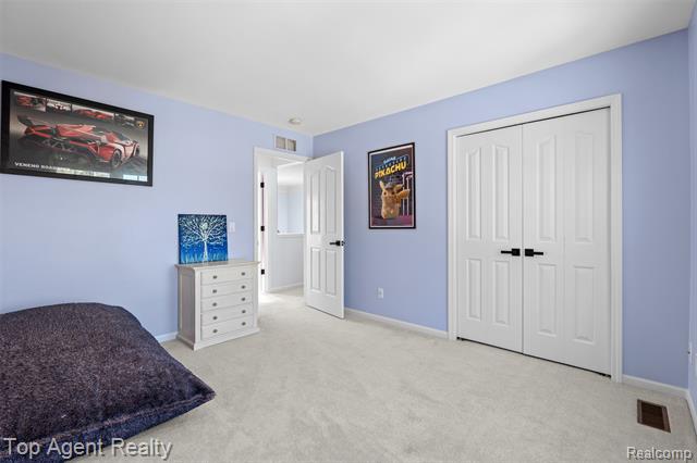 Builiding view thirty nine for 668 Berridge, Lake Orion, MI. 48360