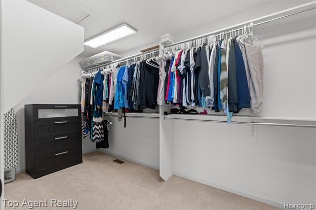 Builiding view thirty one for 668 Berridge, Lake Orion, MI. 48360