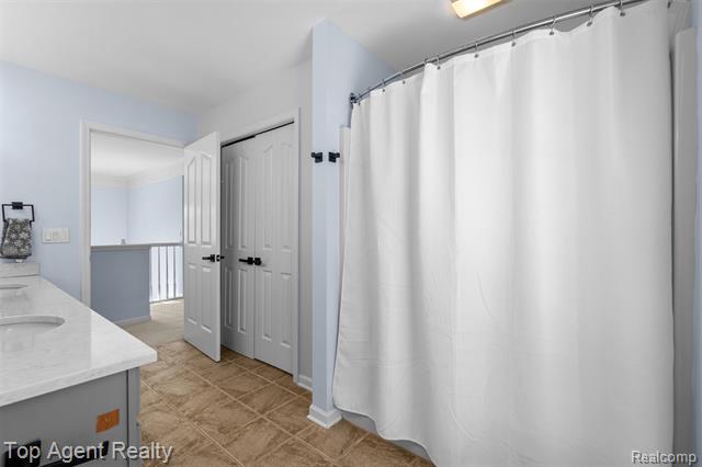 Builiding view thirty seven for 668 Berridge, Lake Orion, MI. 48360