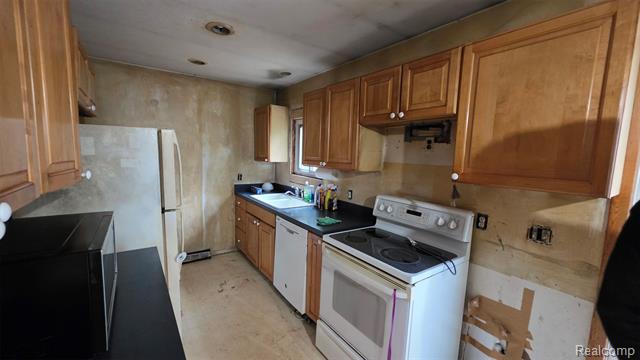 Builiding view eight for 7901 Hillcrest, Clarkston, MI. 48348