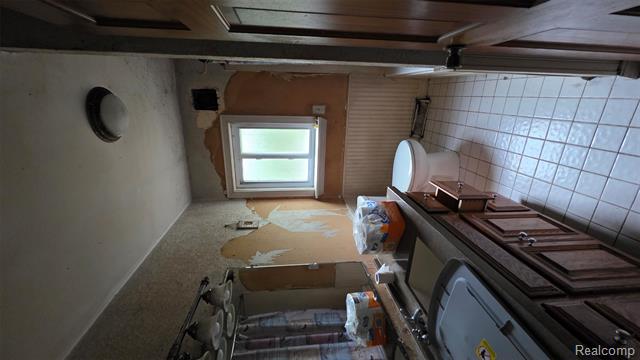 Builiding view ten for 7901 Hillcrest, Clarkston, MI. 48348