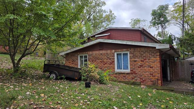 Builiding view two for 7901 Hillcrest, Clarkston, MI. 48348