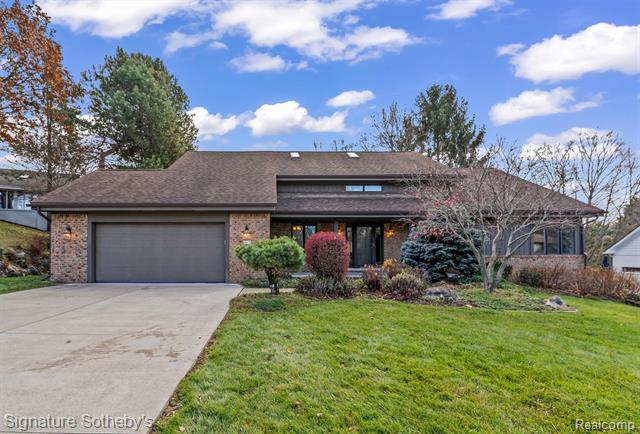 Builiding view forty nine for 6571 Deer Ridge, Clarkston, MI. 48348