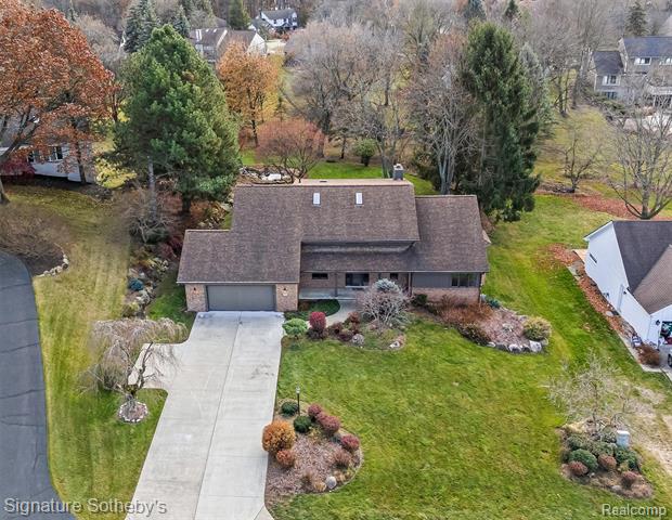 Builiding view forty seven for 6571 Deer Ridge, Clarkston, MI. 48348