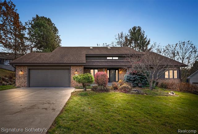 Builiding view forty six for 6571 Deer Ridge, Clarkston, MI. 48348