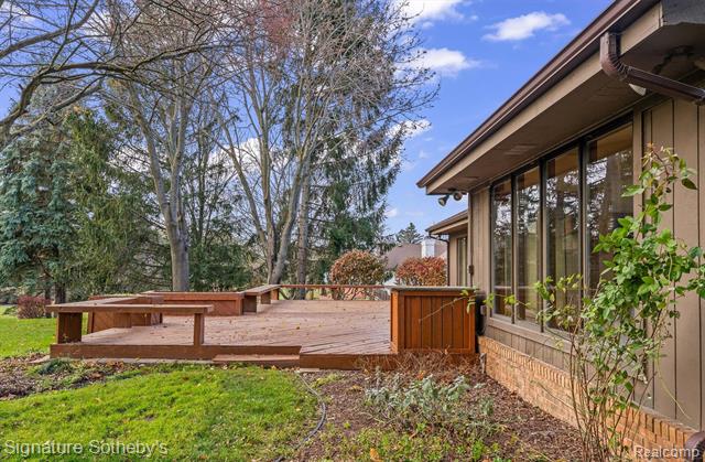 Builiding view forty three for 6571 Deer Ridge, Clarkston, MI. 48348