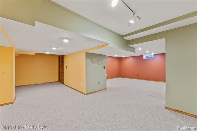 Builiding view thirty for 6571 Deer Ridge, Clarkston, MI. 48348