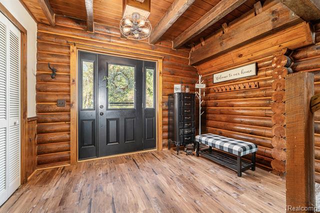 Builiding view five for 1366 S Baldwin, Lake Orion, MI. 48360