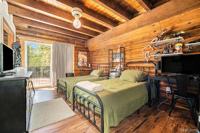 Builiding view fourteen for 1366 S Baldwin, Lake Orion, MI. 48360