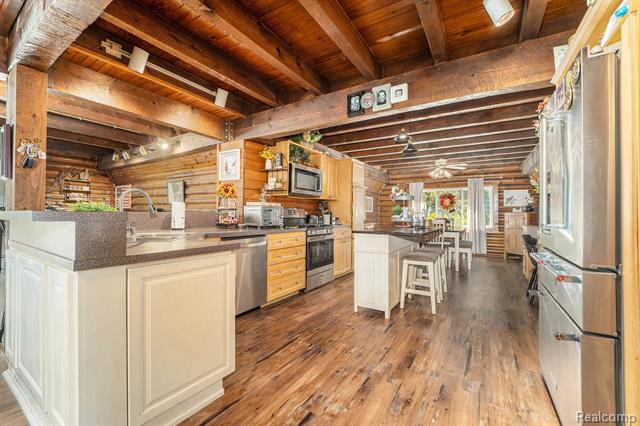 Builiding view nine for 1366 S Baldwin, Lake Orion, MI. 48360