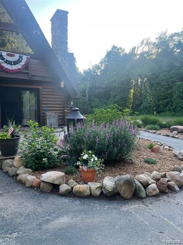 Builiding view thirty five for 1366 S Baldwin, Lake Orion, MI. 48360