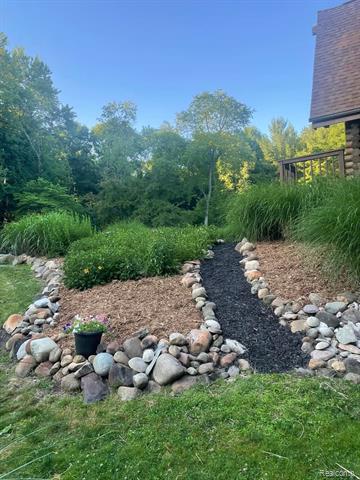 Builiding view thirty six for 1366 S Baldwin, Lake Orion, MI. 48360