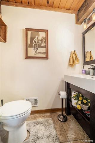 Builiding view twelve for 1366 S Baldwin, Lake Orion, MI. 48360