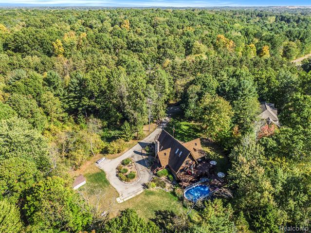 Builiding view twenty eight for 1366 S Baldwin, Lake Orion, MI. 48360