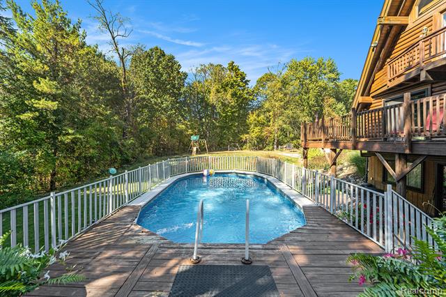 Builiding view twenty five for 1366 S Baldwin, Lake Orion, MI. 48360