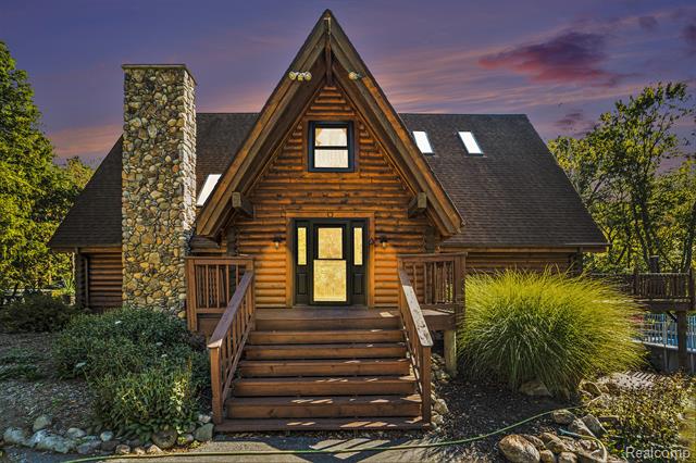 Builiding view two for 1366 S Baldwin, Lake Orion, MI. 48360